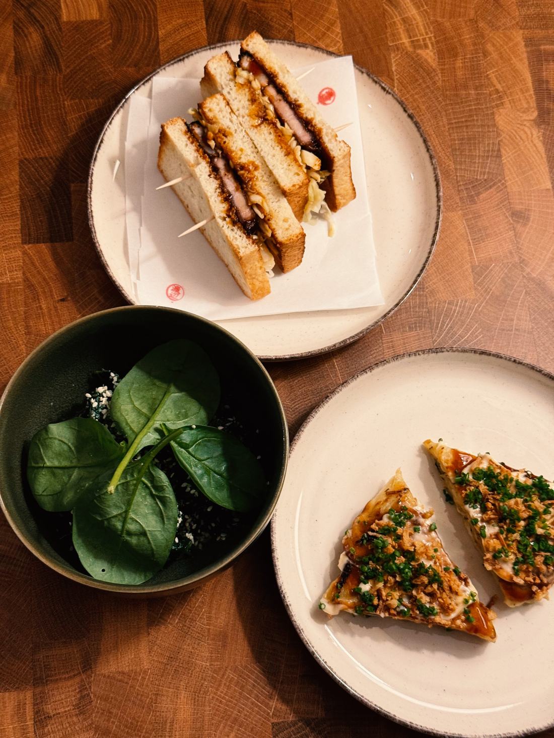 Sando, Spinatsalat und Okonomiyaki